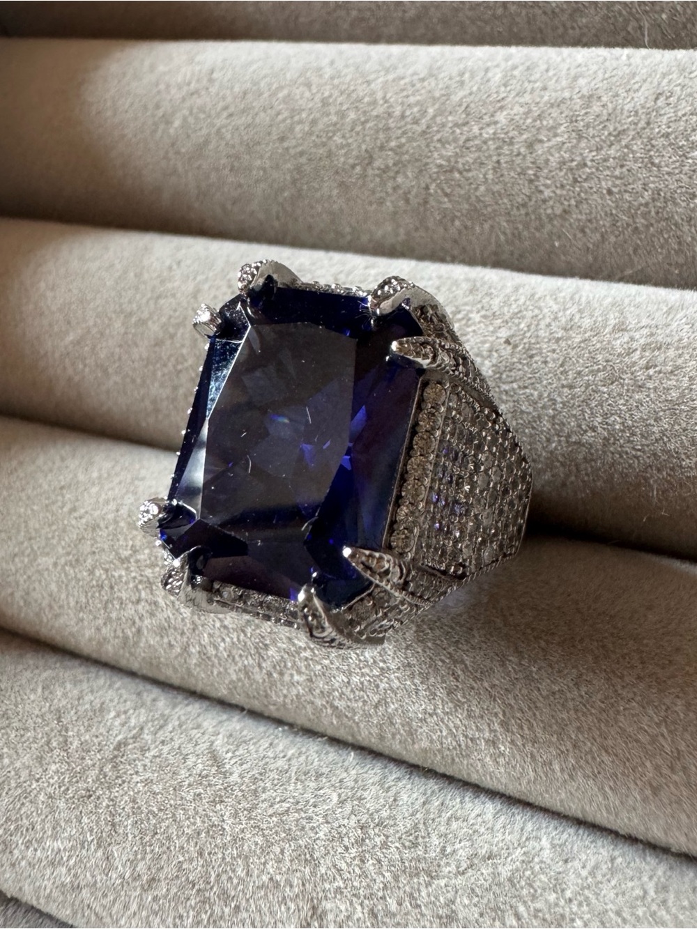 FZN 925 Sterling Silver Deep Blue Emerald-Cut Statement Ring Size 8